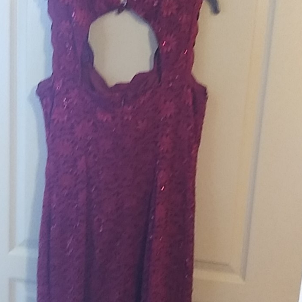 Dress - Picture 4 of 4